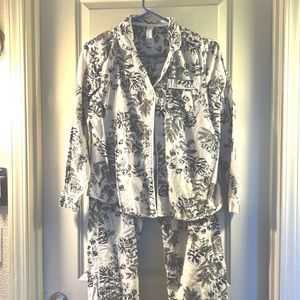Stars Above pajamas- nearly new